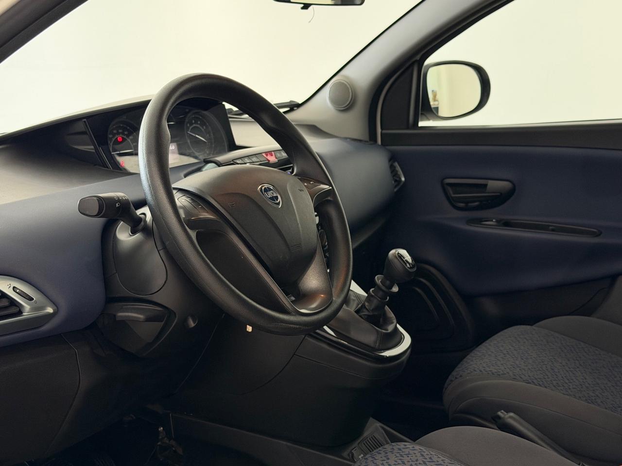 Lancia Ypsilon 1.0 Hybrid 69cv S&S Hybrid Gold my23