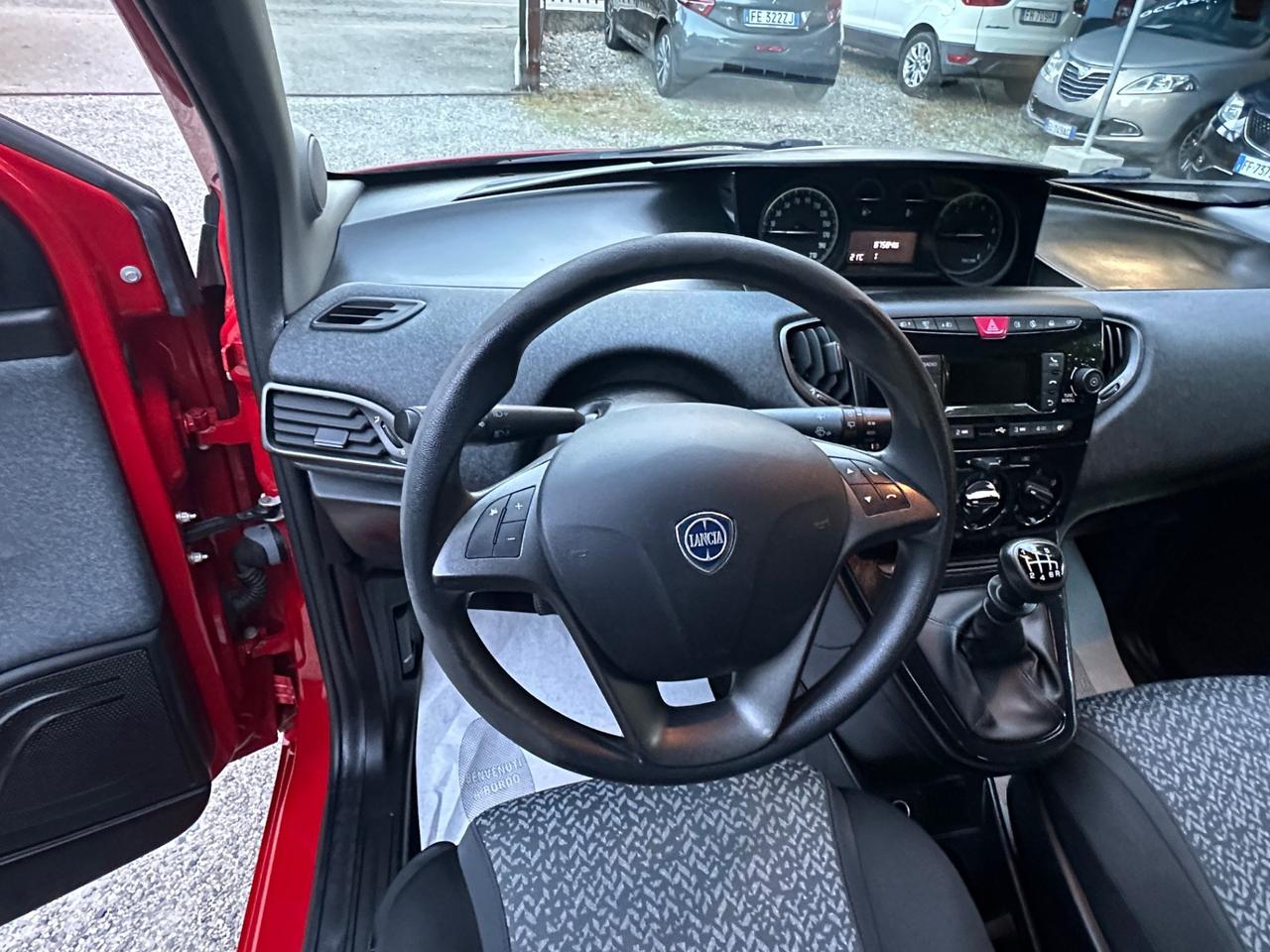 Lancia Ypsilon 1.0 FireFly 5 porte S&S Hybrid Ecochic Gold