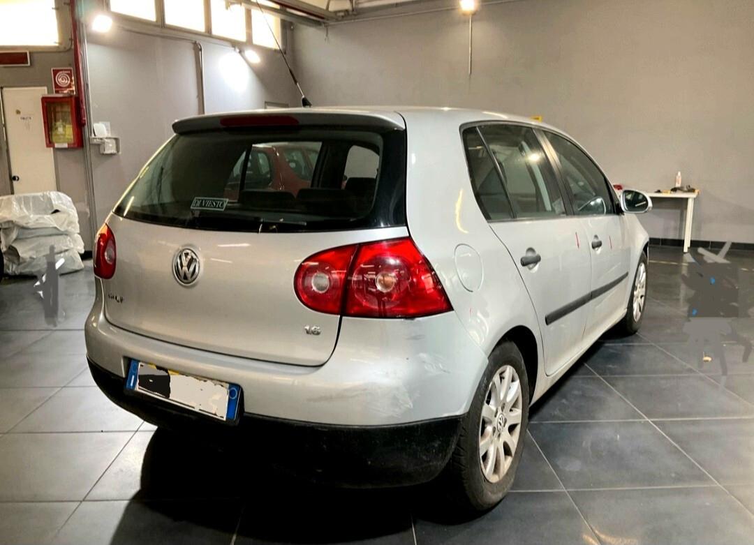 Volkswagen Golf 1.6 5p. GPL