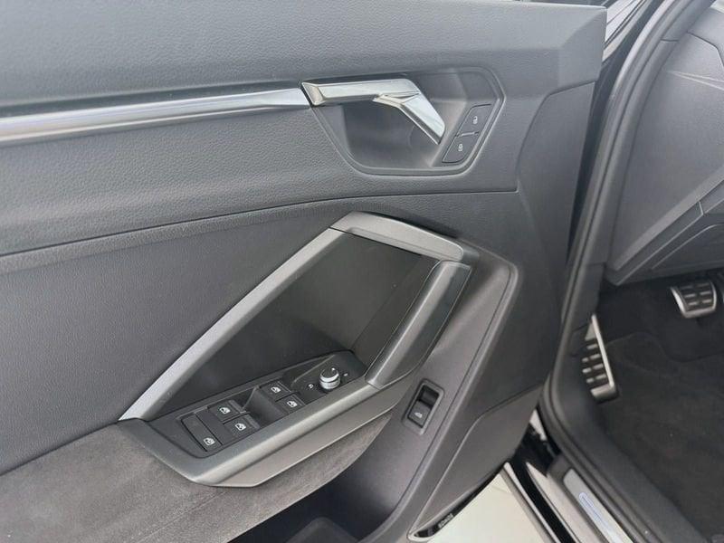 Audi Q3 RS Q3 quattro S tronic