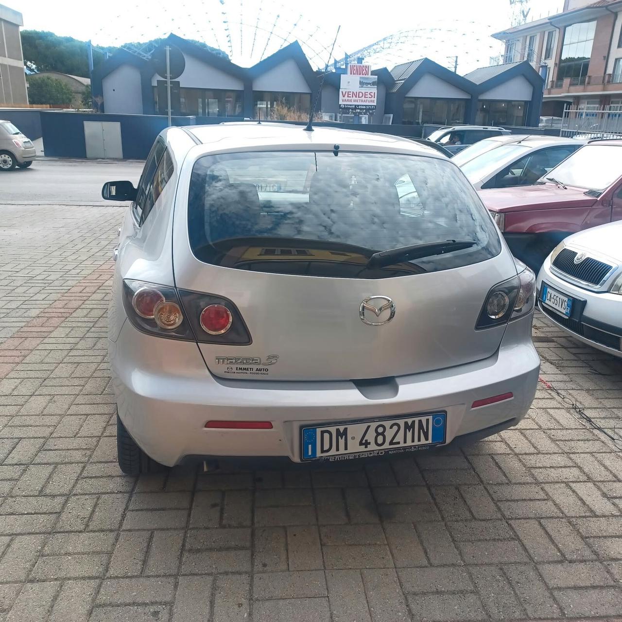 110.118 MAZDA 3 SEMBRA NUOVA OK NEOPATENTATI