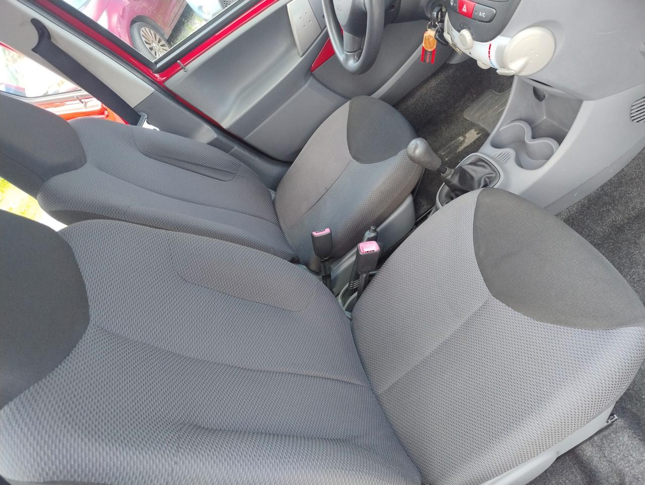 Toyota Aygo 1.0 12V VVT-i 5 porte Sol