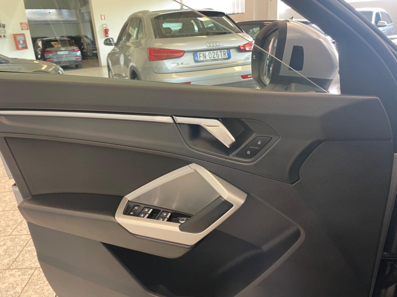 Audi Q3 35 TDI S tronic Business