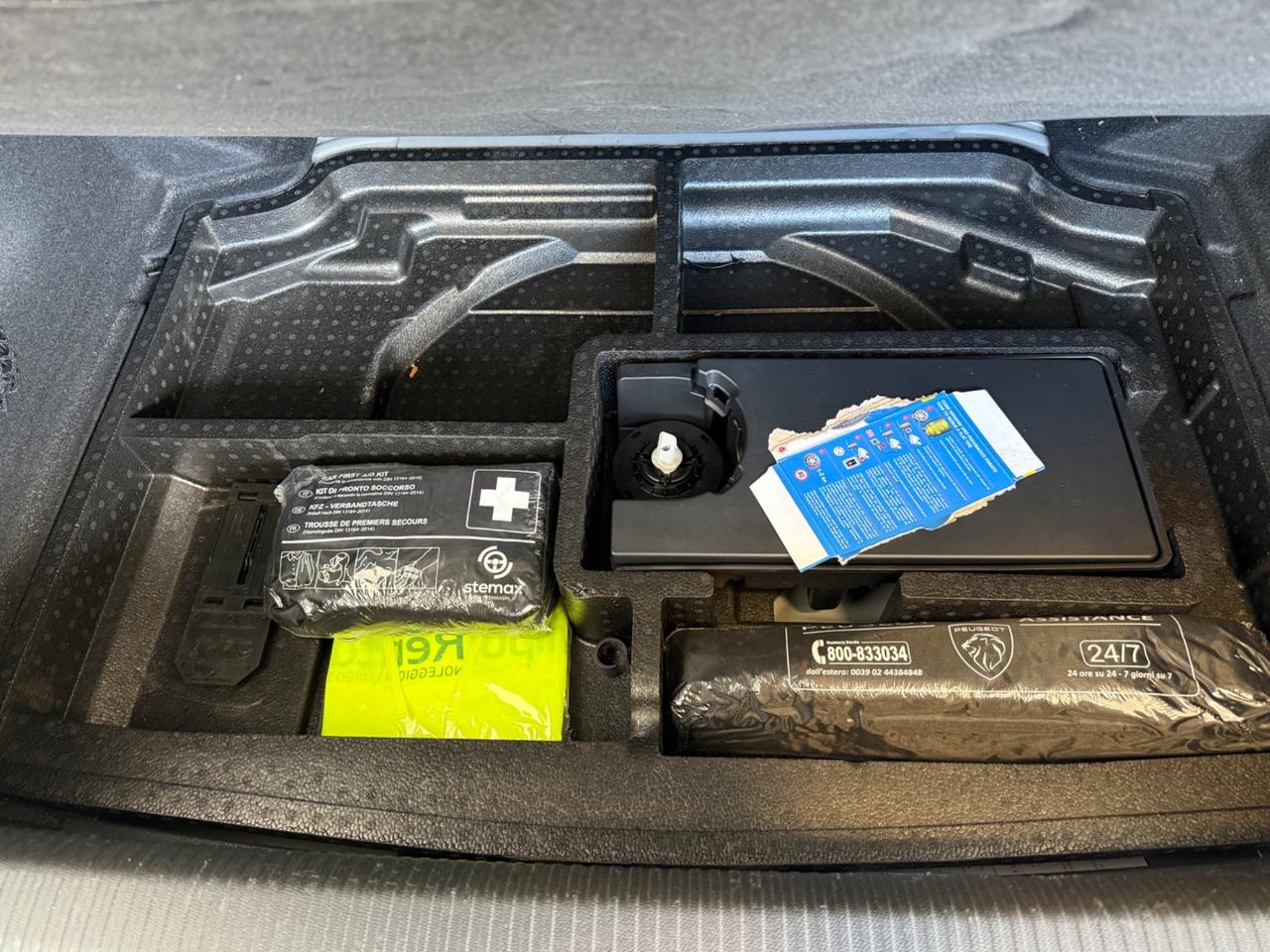 Peugeot 308 BlueHDi 130 S&S EAT8 Allure Pack Berlina