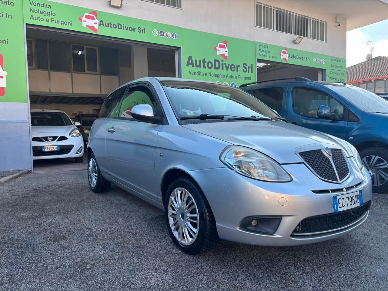 Lancia Ypsilon 1.4 Platino