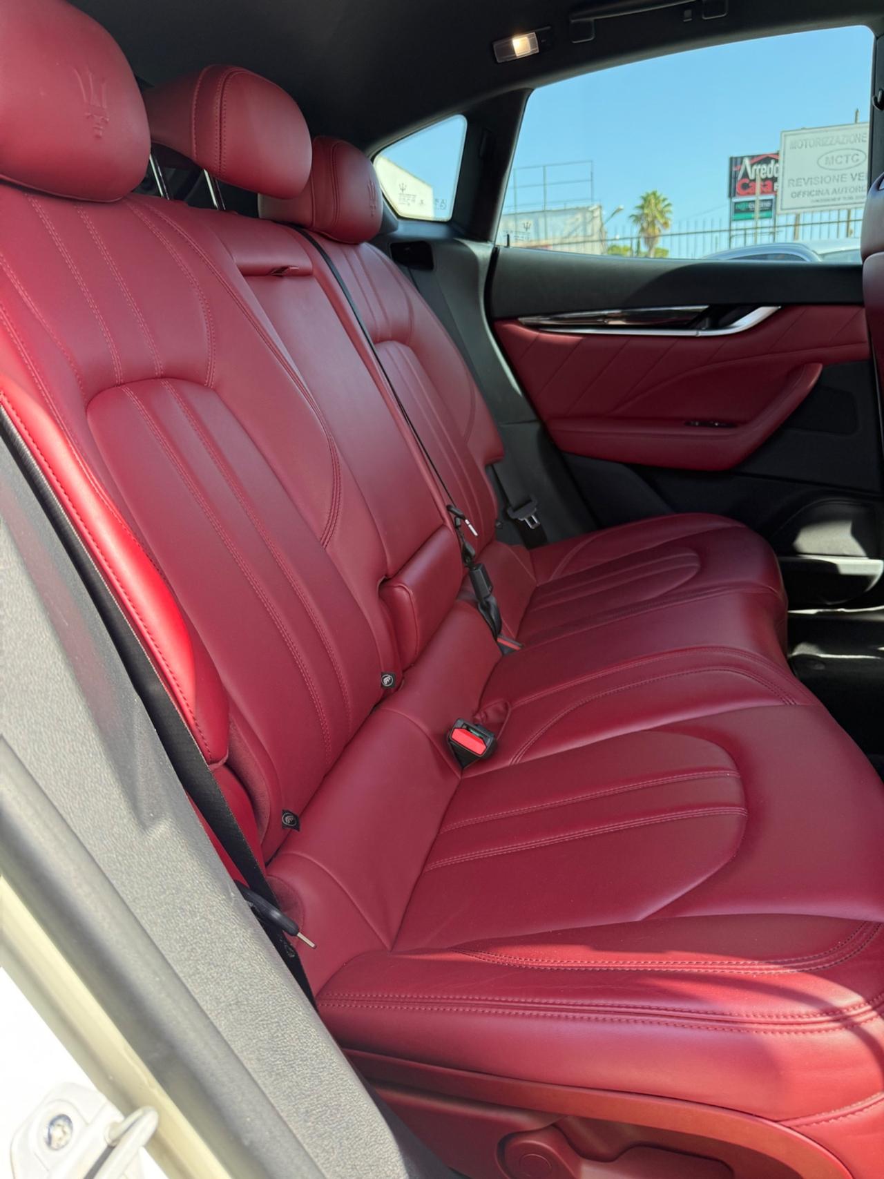 Maserati Levante V6 Diesel 275 CV AWD Gransport