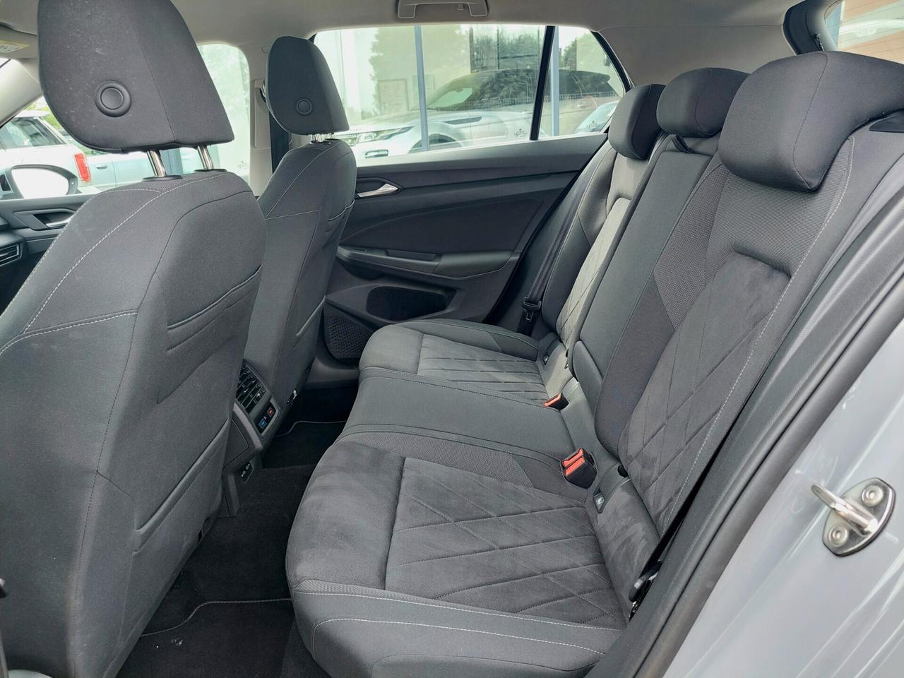 VOLKSWAGEN Golf 1.5 TGI DSG Style - 2020