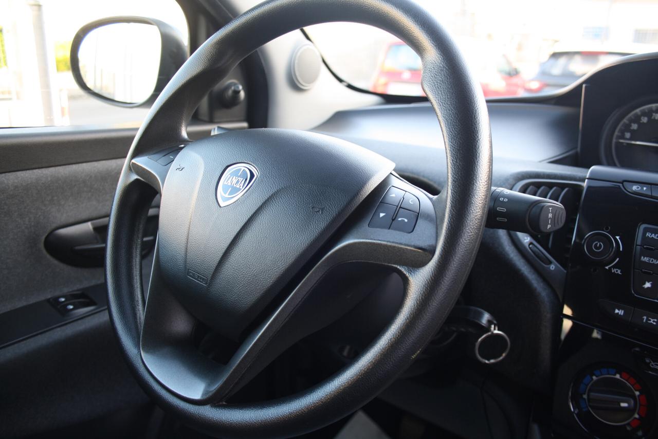 LANCIA YPSILON 1.0 HYBRID 70CV