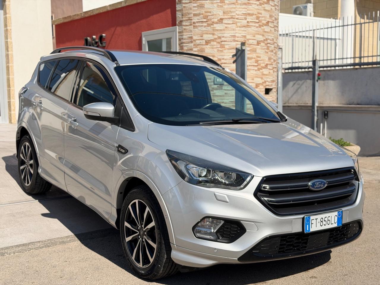 Ford Kuga 1.5 TDCI 120 CV ST-Line-12/2018-LED/NAVI/PELLE/18”