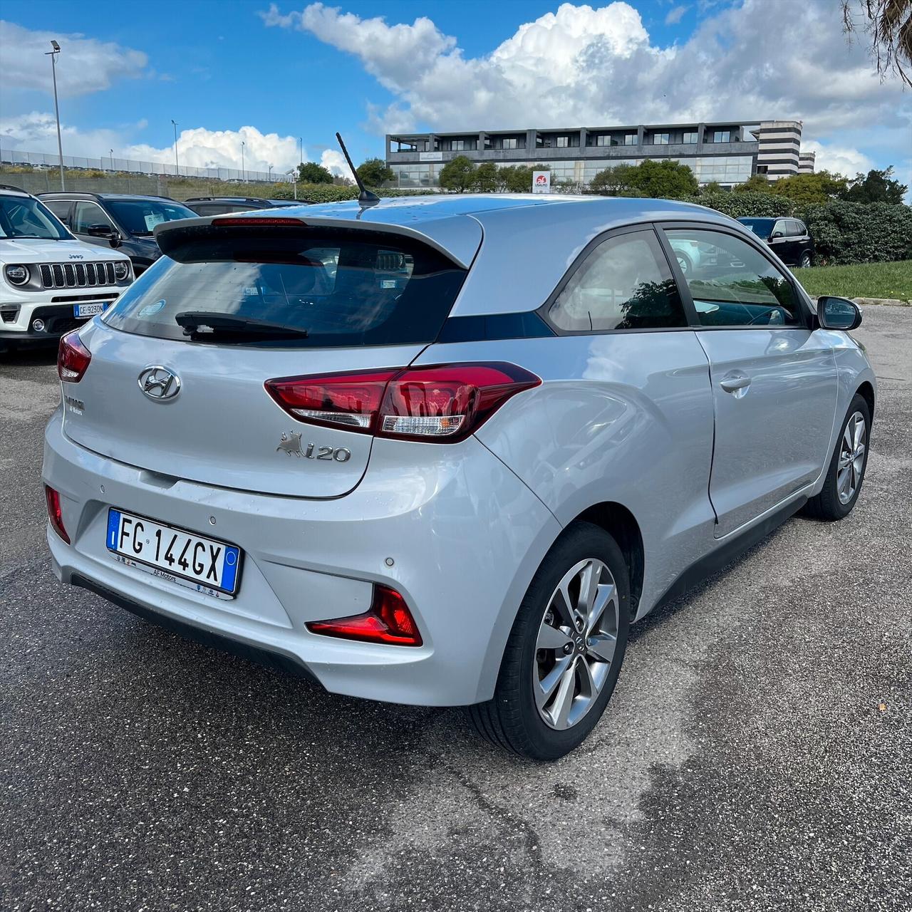 Hyundai i20 Coupé 1.4 CRDi 3 porte Login