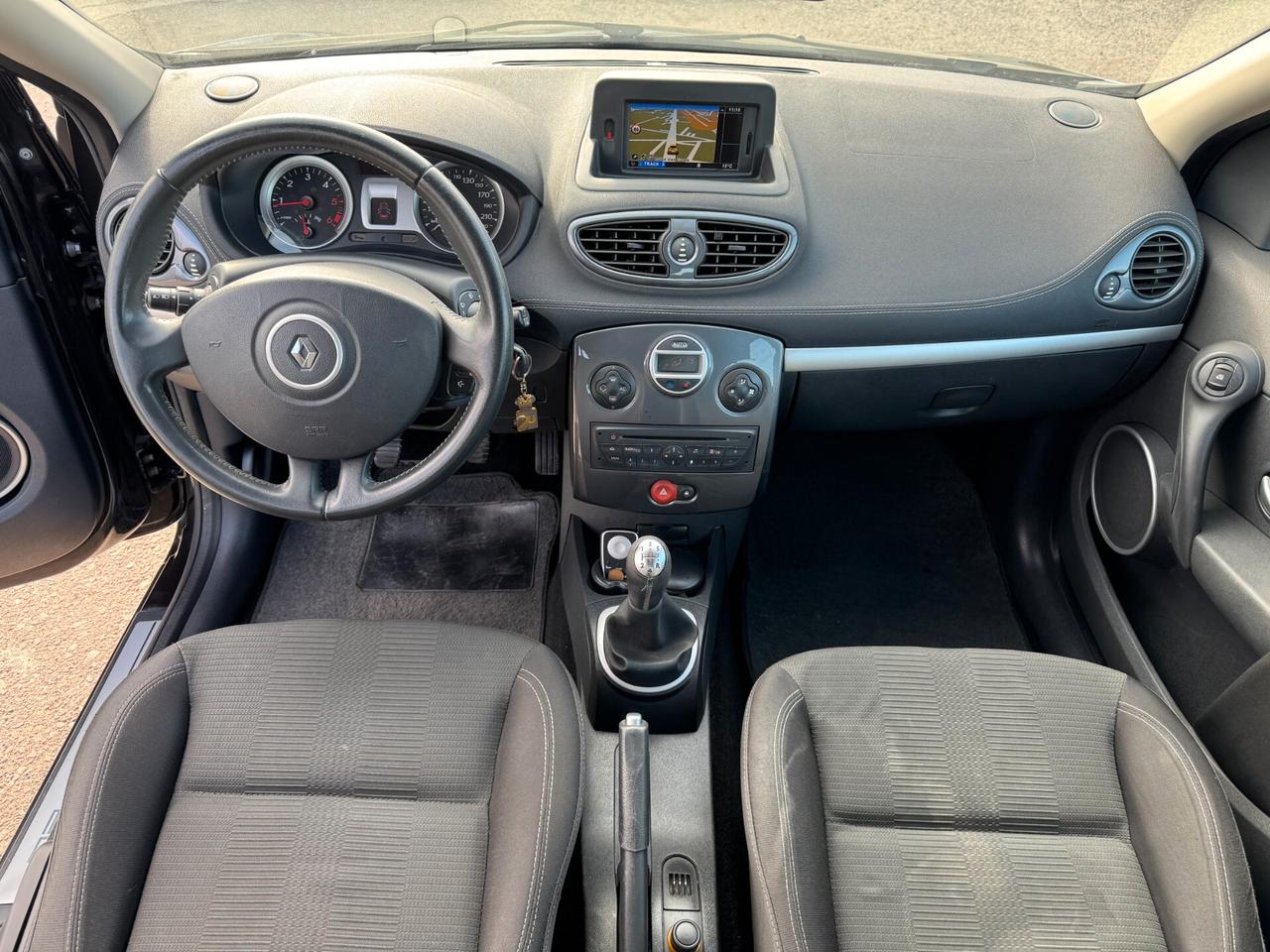 Renault Clio 1.5 dCi 75CV 5 p Dynamique - 2011