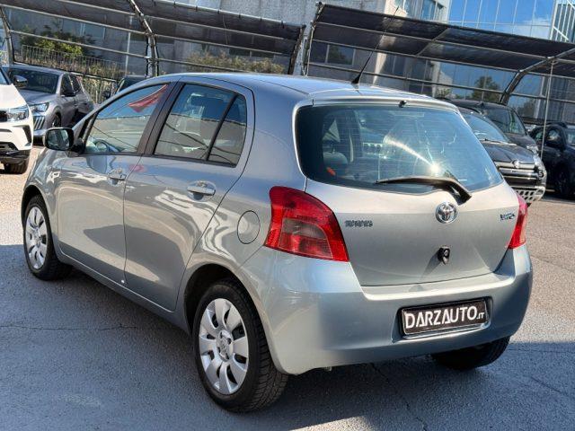 TOYOTA Yaris 1.0 5 porte