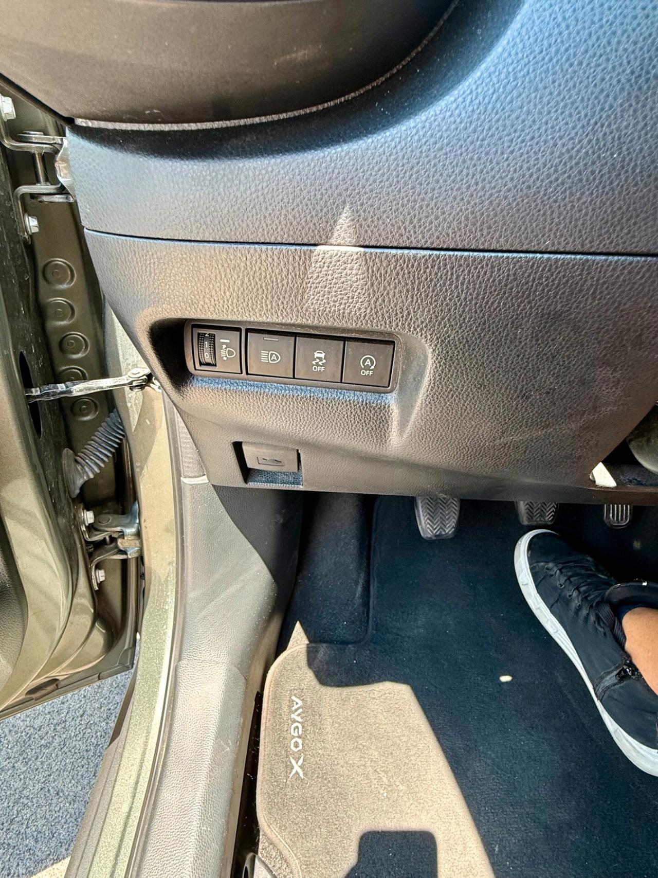 Toyota Aygo X 1.0 VVT-i 72 CV 5 porte Lounge Air