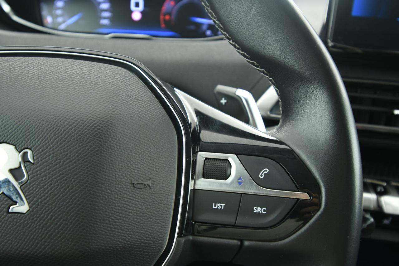 PEUGEOT 3008 1.5 bluehdi Allure s&s 130cv eat8 CAMERA+FULL LED+APP CONNECT