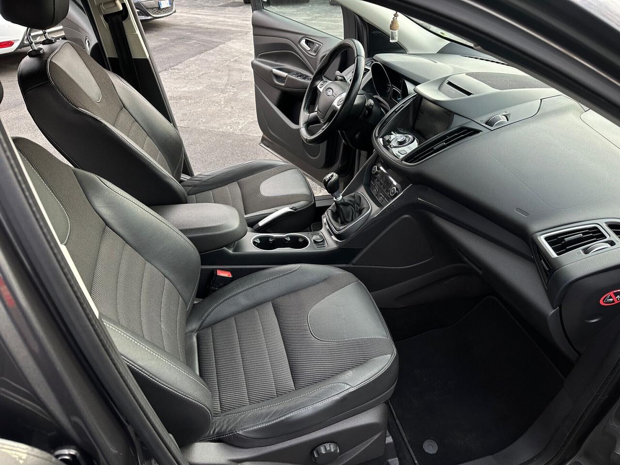 Ford Kuga 2.0 TDCI 150 CV S&S 4WD Titanium