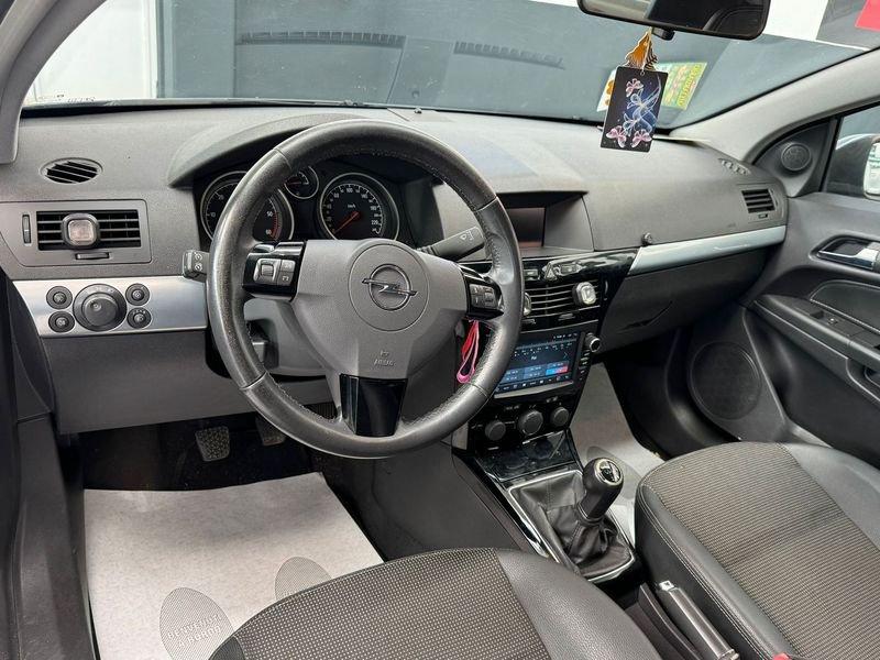 Opel Astra Astra GTC 1.7 cdti Cosmo 125cv 3P
