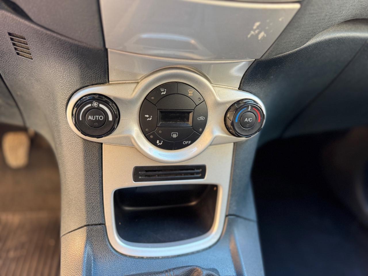 FORD FIESTA 1.2 BENZINA 5.P TITANIUM GARANZIA 12 MESI