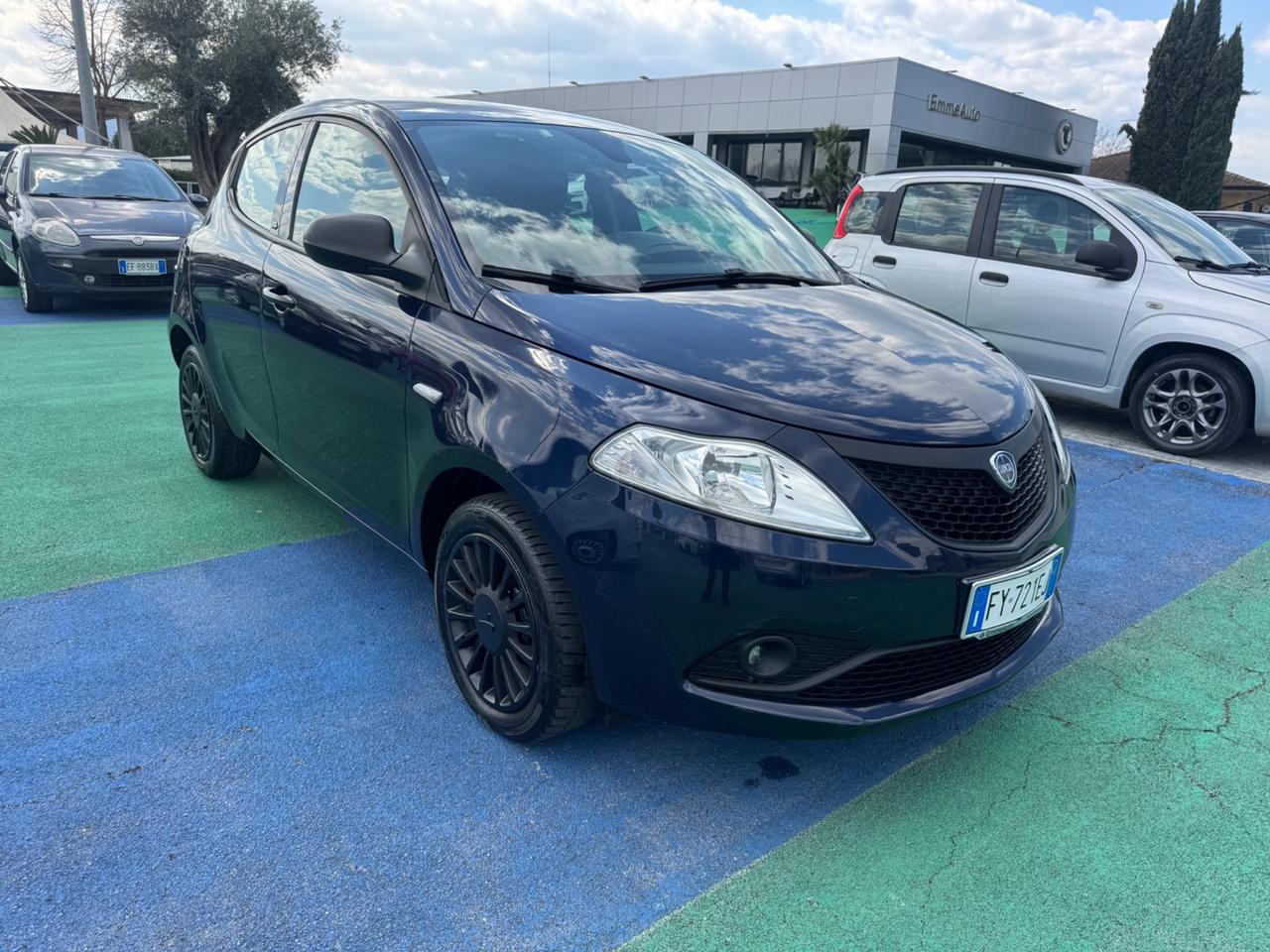 Lancia Ypsilon 1.2 69 CV 5 porte GPL Ecochic Monogram