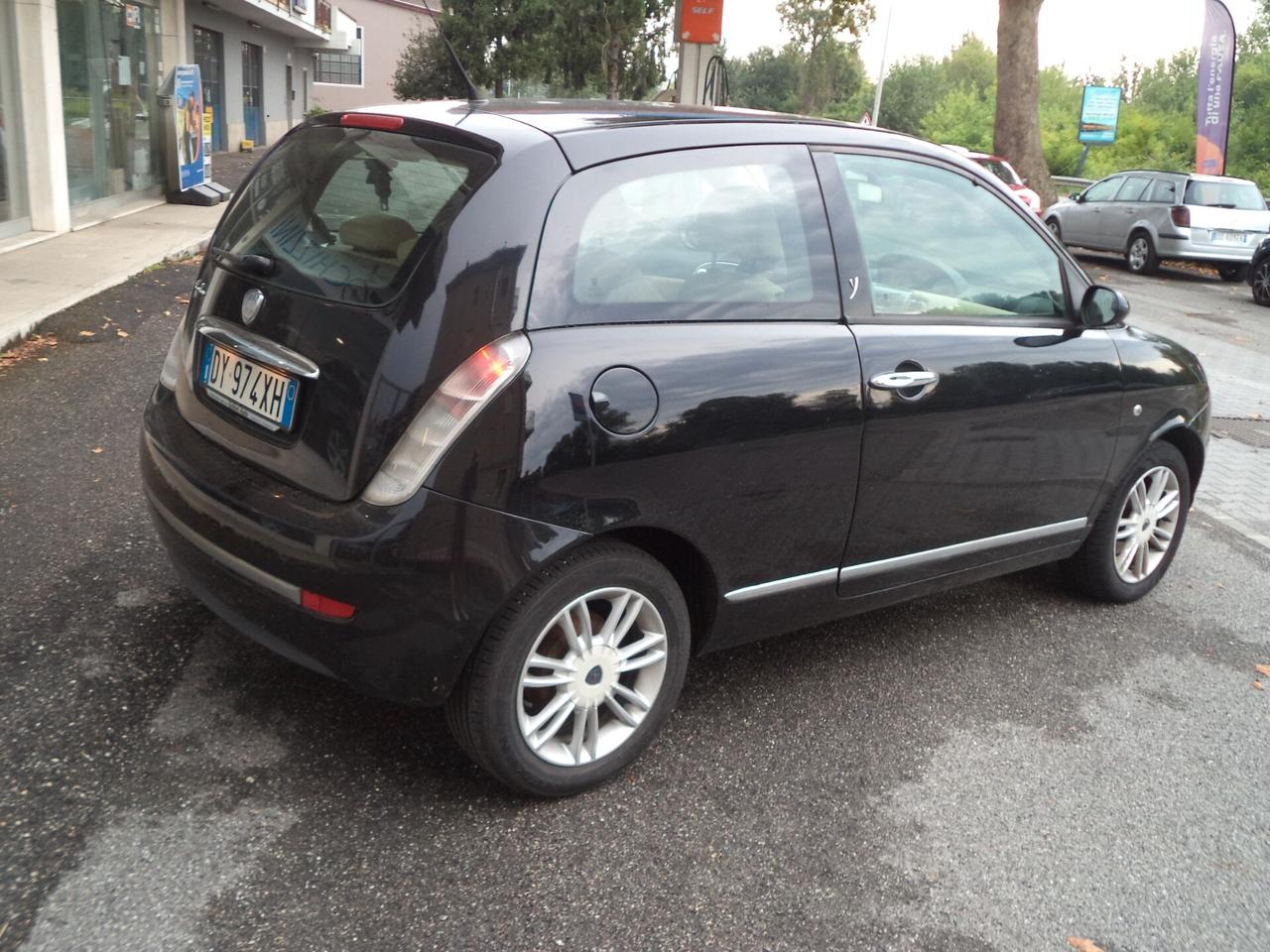 Lancia Ypsilon 1.2 Platino OK NEOPATENTATI 5 POSTI