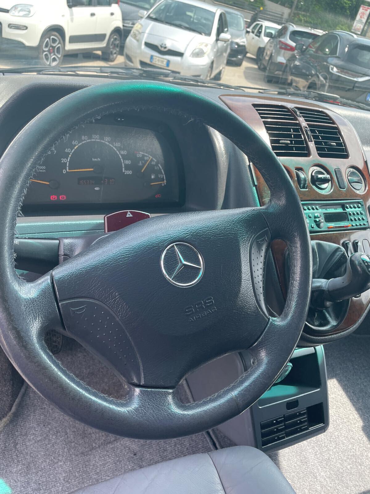 MERCEDES Classe V220 - 2001