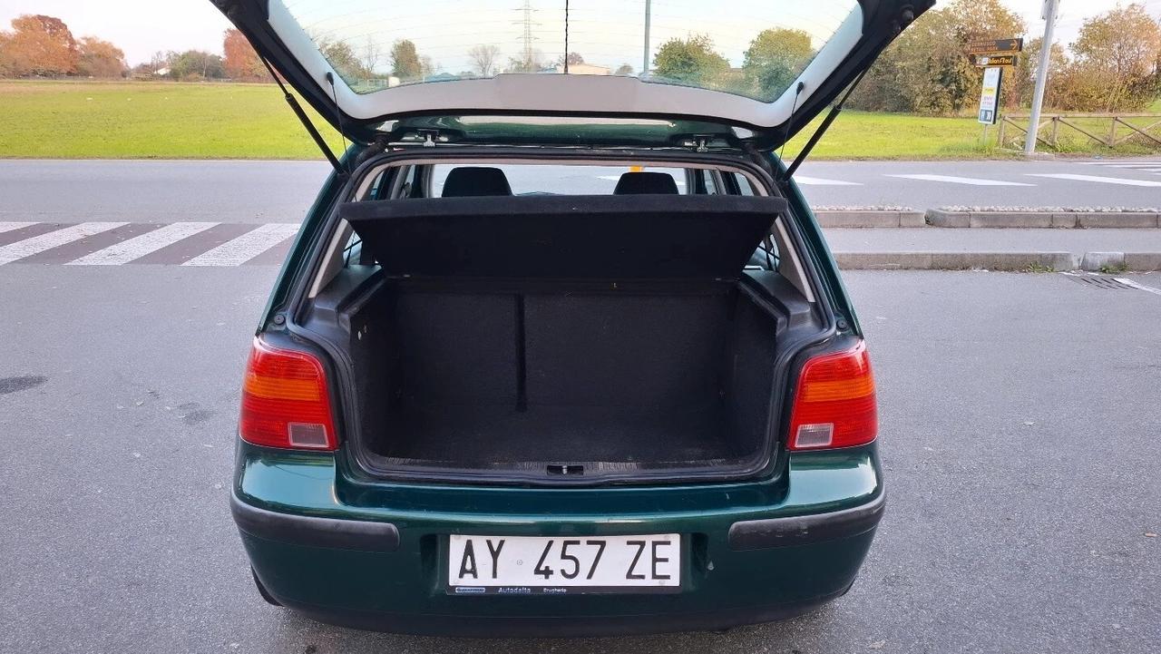 Volkswagen Golf 1.6 cat 5 porte Comfortline