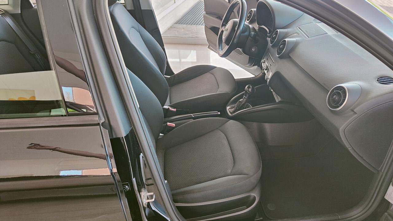 Audi A1 1.4 TDI S tronic OK NEO PATENTATI 5 PORTE