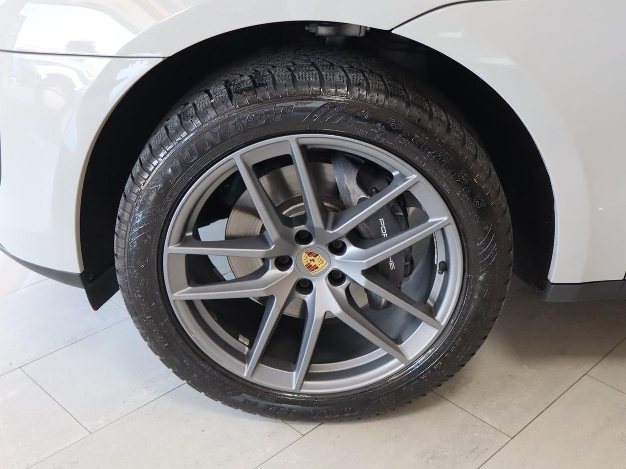 Porsche Macan 2.0 #11597