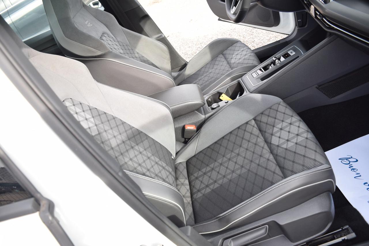 Volkswagen Golf VIII SW GANCIO TETTO 2.0TDI 150CV AUT., DSG R-Line FULL