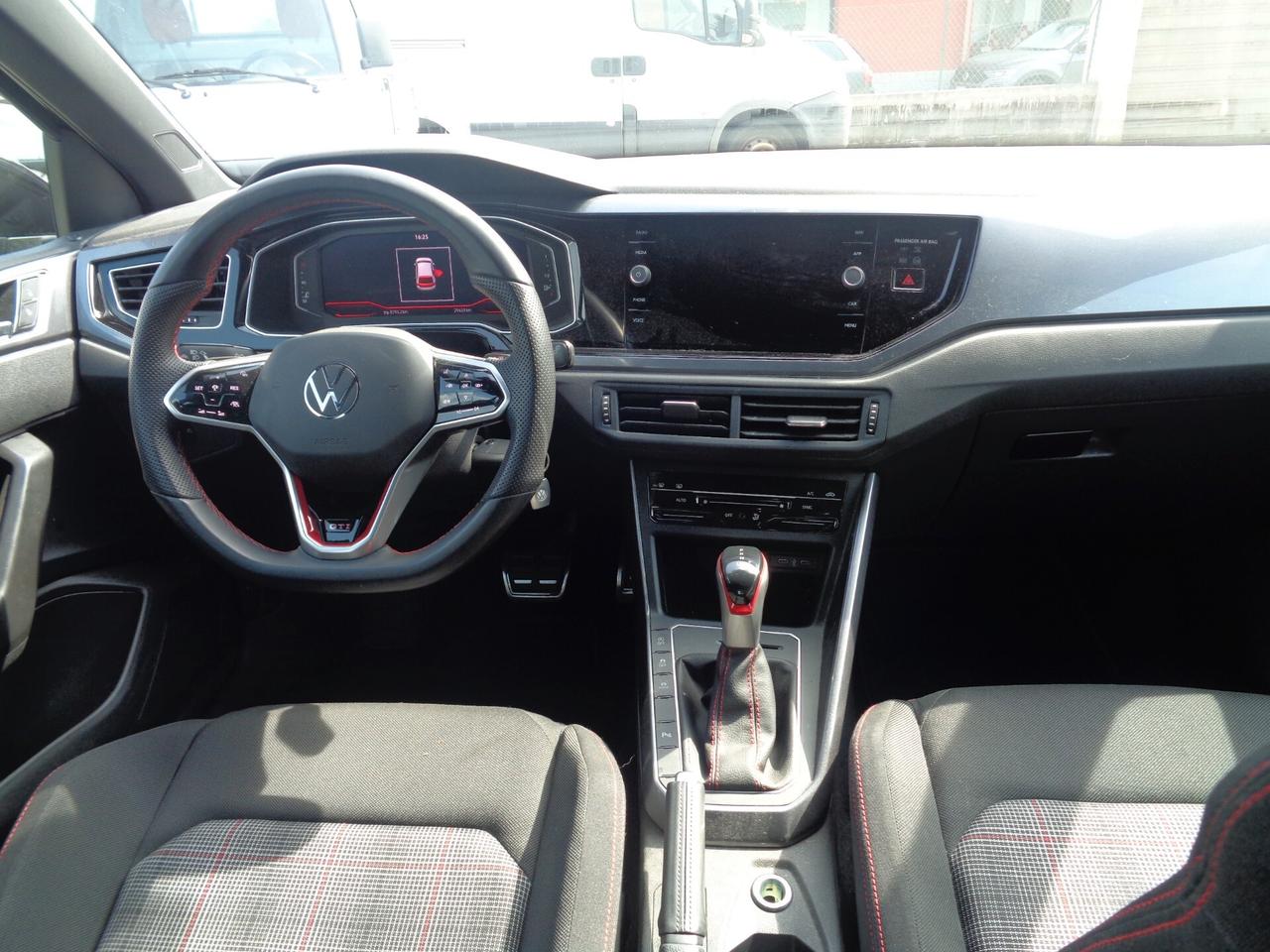 Volkswagen Polo 2.0 TSI DSG GTI