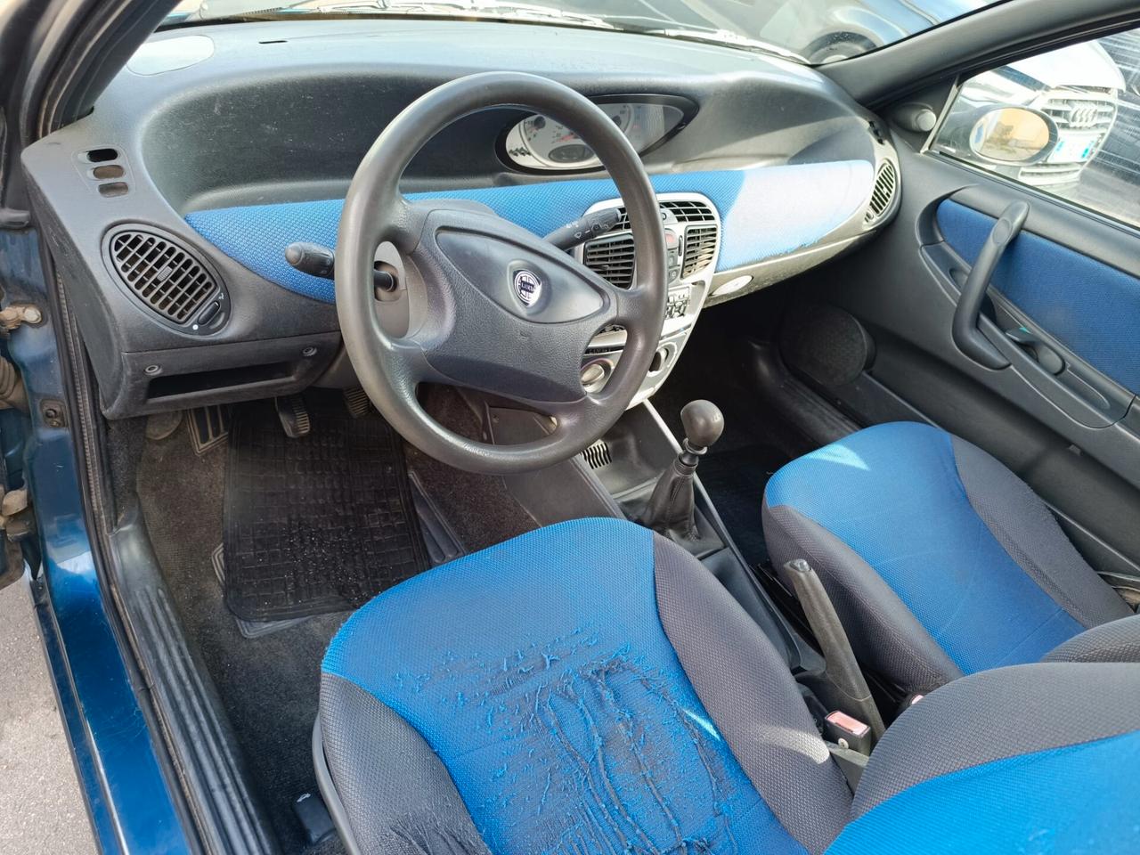 Lancia Y 1.2i cat Elefantino Blu