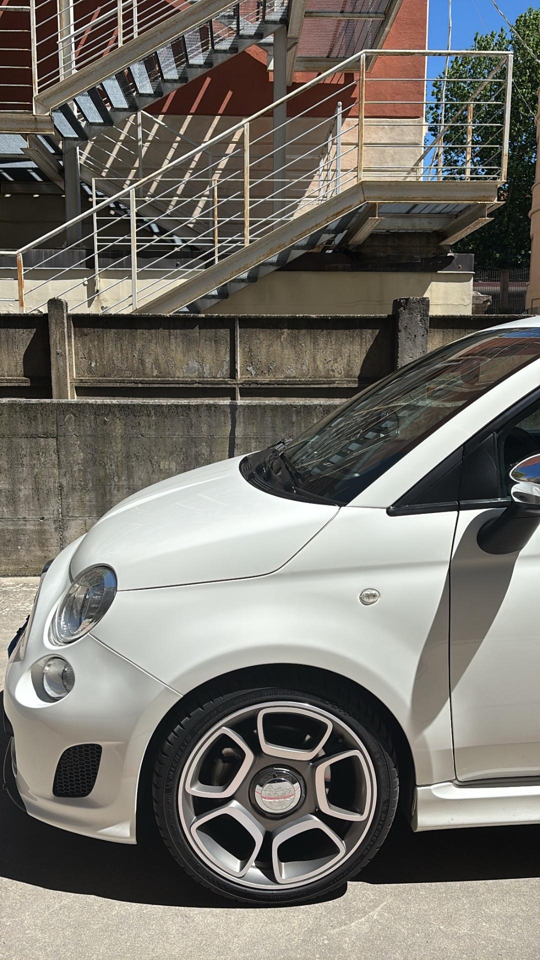 Abarth 500 1.4 Turbo T-Jet Custom