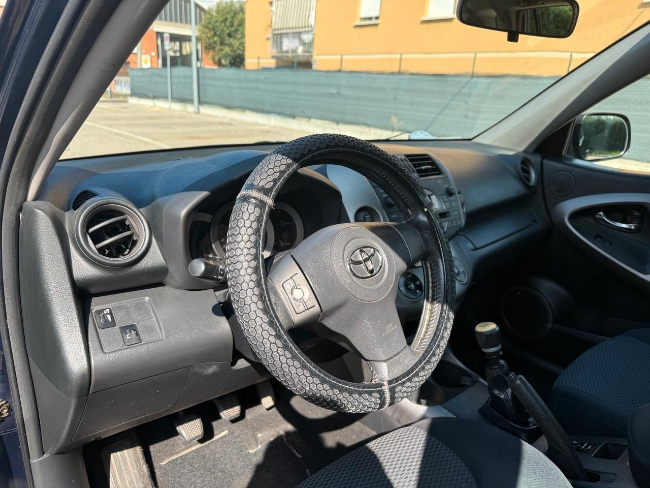 Toyota RAV 4 2.2 d-4d - 4x4 - BUONE CONDIZIONI -