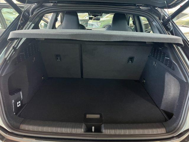 AUDI A3 SPB 35TDI Stronic S line"18 Sline/Matrix NEW MODEL