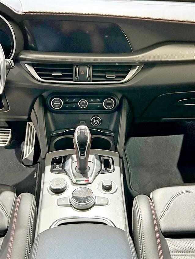 Alfa Romeo Stelvio 2.2 Turbodiesel 210 CV AT8 Q4 Competizione