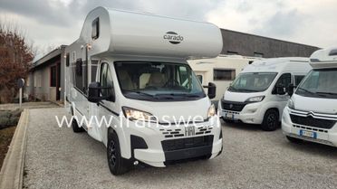 Carado A464 PRO Mansardato con ampio garage in coda