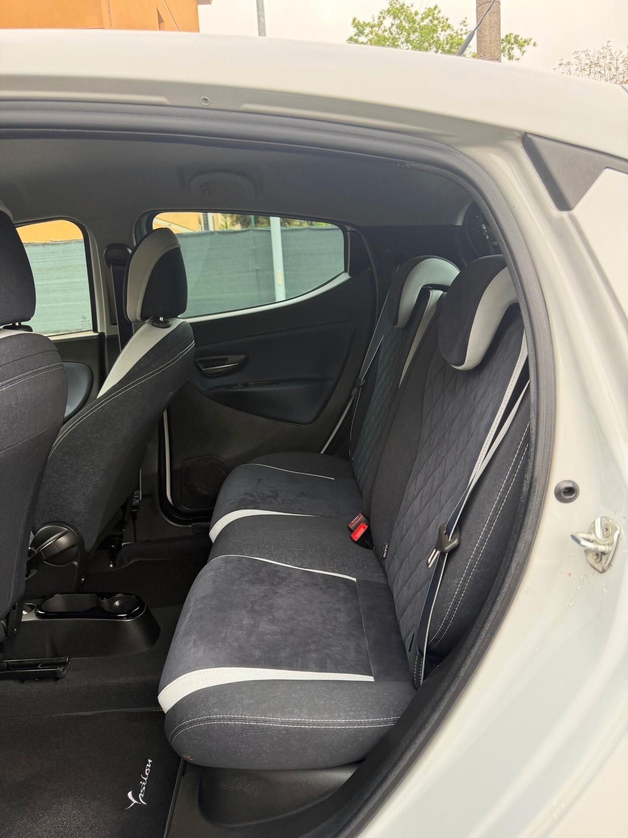 Lancia Ypsilon 0.9 METANO - NEOP. - 12 MESI DI GARANZIA -