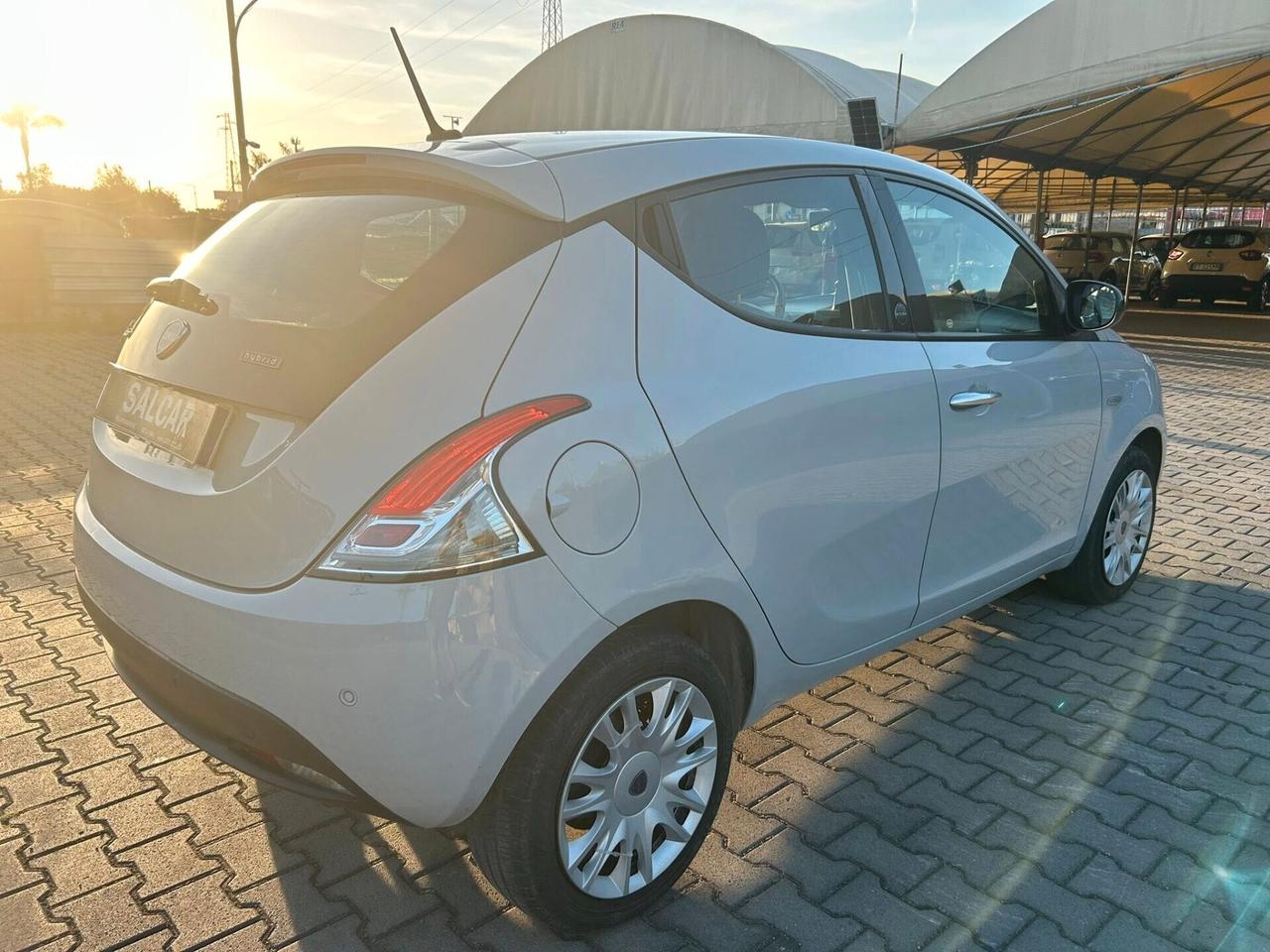 Lancia Ypsilon 1.0 70 cv Hybrid