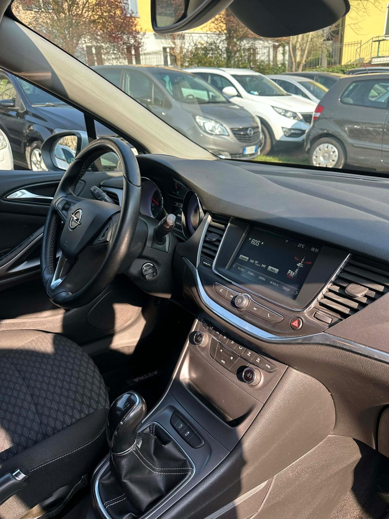 Opel ASTRA 1.6 CDTi FULLOPT KMCERT UNICOPR