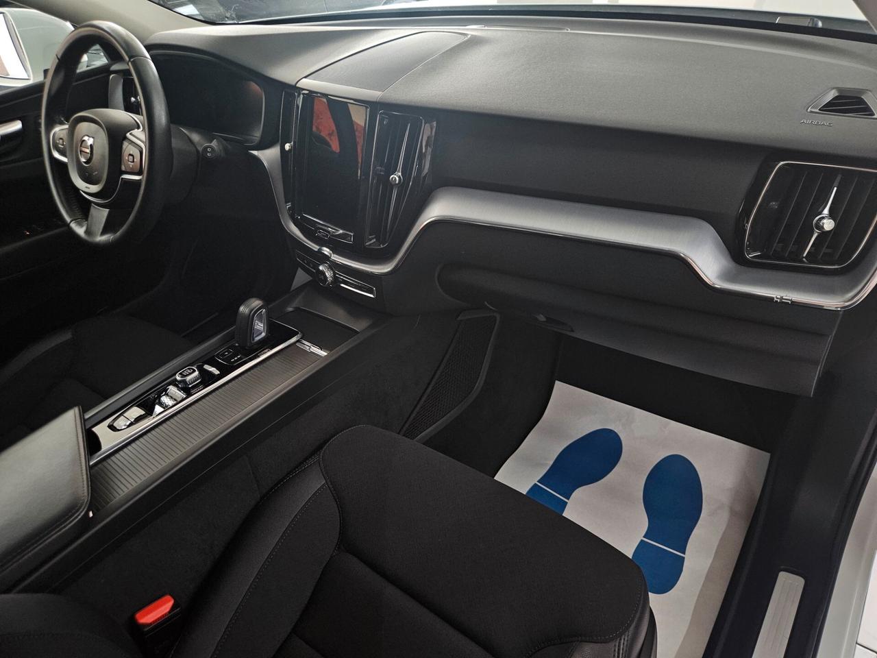 Volvo XC60 2.0 b4 Momentum awd auto my20 - IVA ESPOSTA