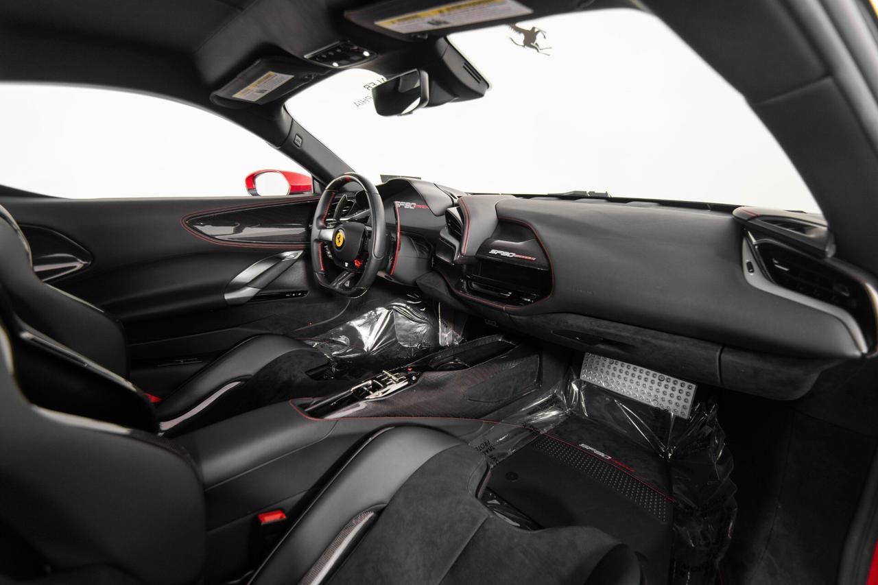 Ferrari SF90 Stradale NOLEGGIO LUNGO TERMINE - LEASING FULL INCLUSIVE