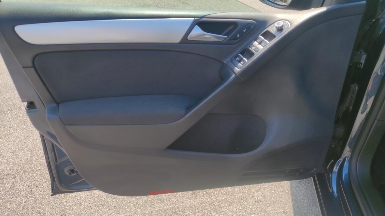 Volkswagen Golf VI 1.6 TDI DPF 5p. Highline NEOPATENTATI - 2010