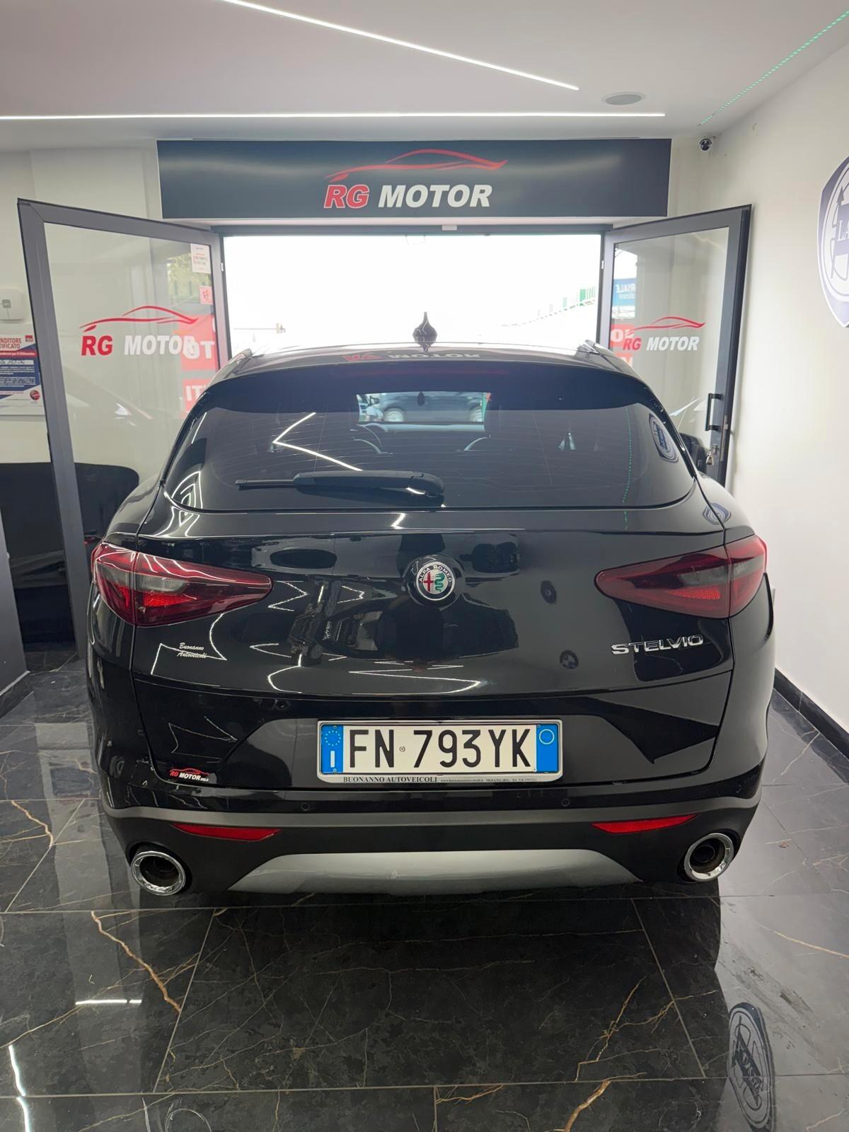 Alfa Romeo Stelvio 2.2 Turbodiesel 180 CV AT8 RWD Executive