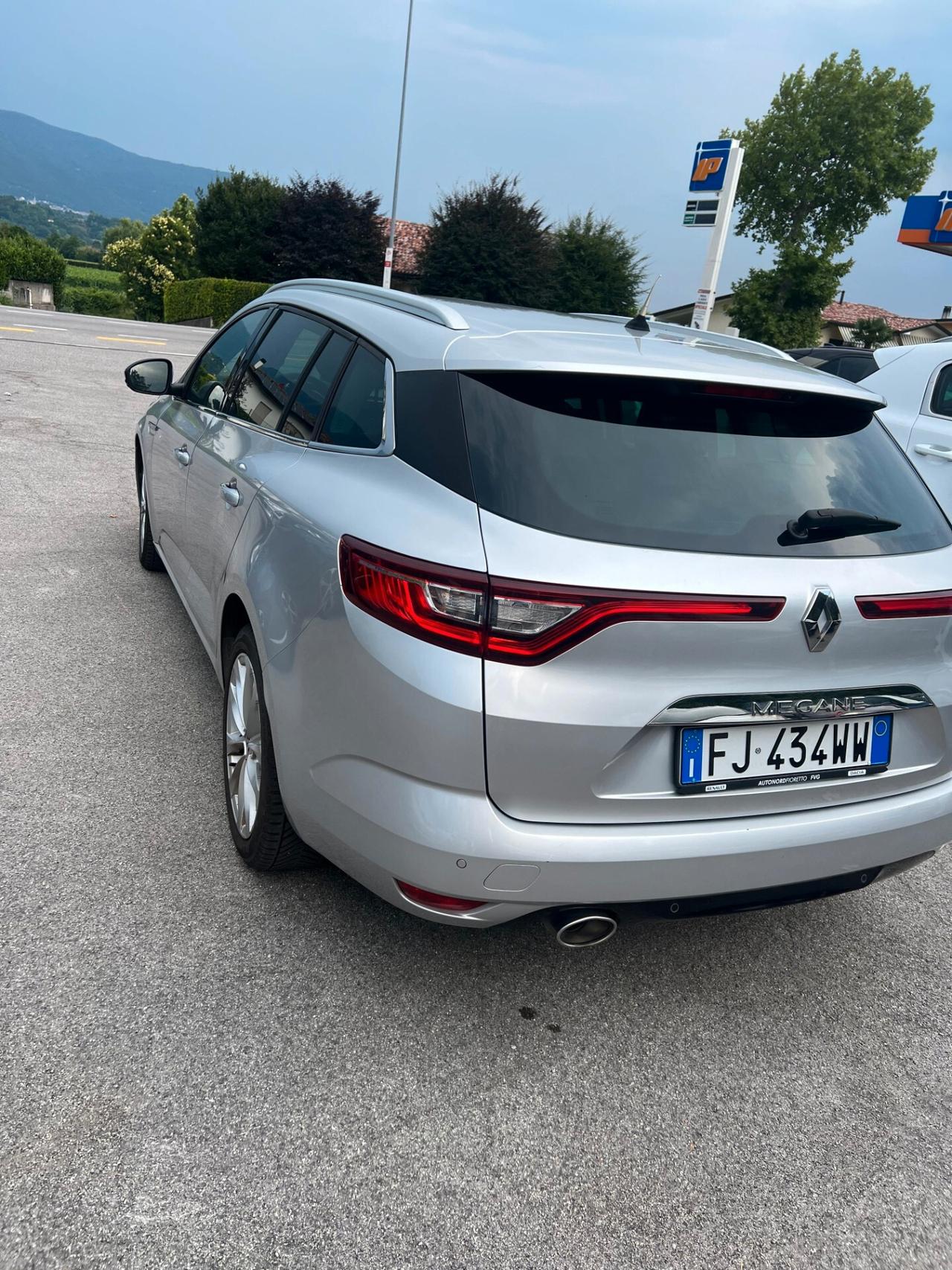 Renault Megane Mégane dCi 8V 110 CV EDC Energy Bose