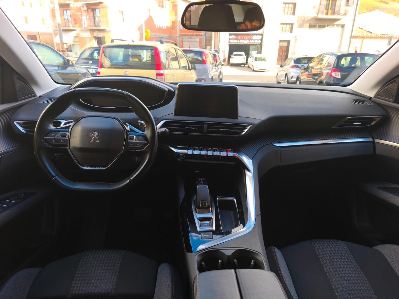 Peugeot 3008 HDi 130 CV EAT8 Business