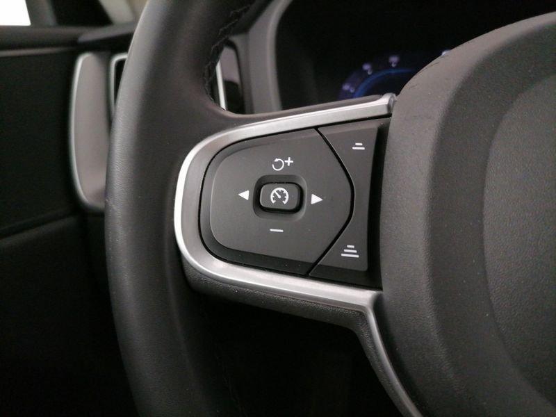 Volvo XC60 2.0 b4 Momentum auto