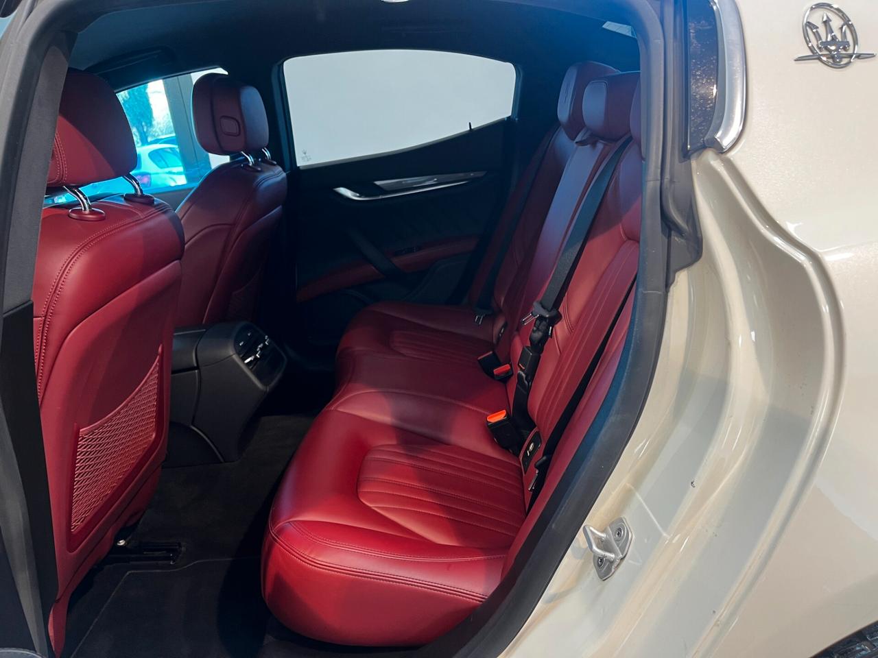 Maserati Ghibli V6 430 CV Q4 Granlusso