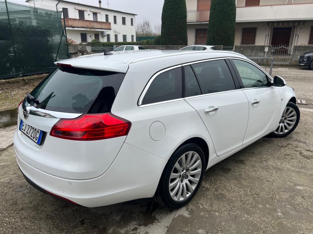 OPEL INSIGNIA AUTOMATICA DIESEL MODELLO SPORT FULL OPTIONAL
