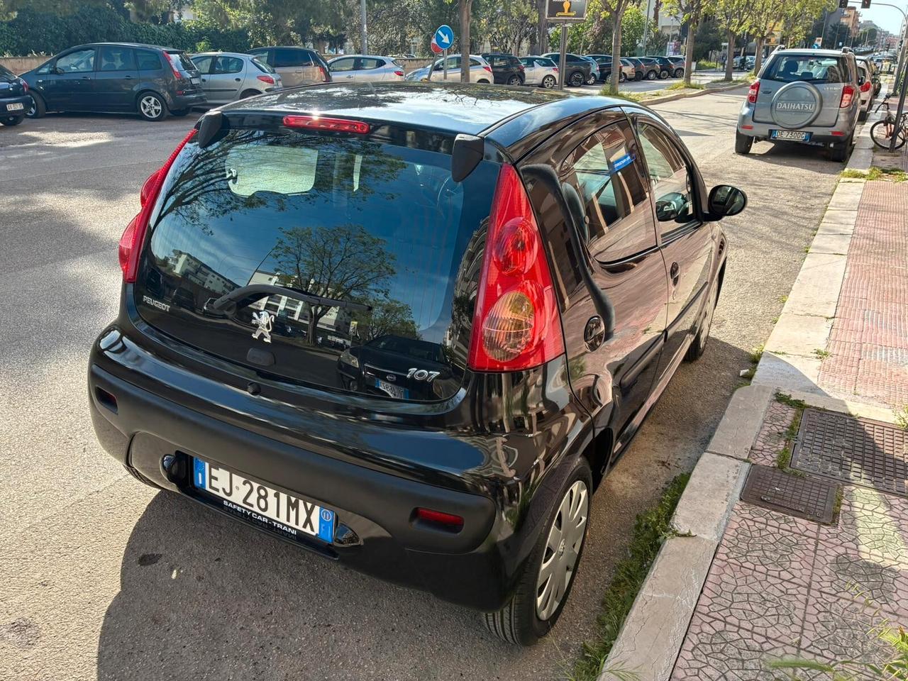 Peugeot 107 1.0 5p. gomme nuove-2011