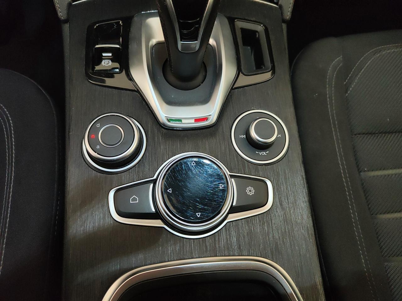 Alfa Romeo Stelvio 2.2 Turbodiesel 190 CV AT8 RWD Business