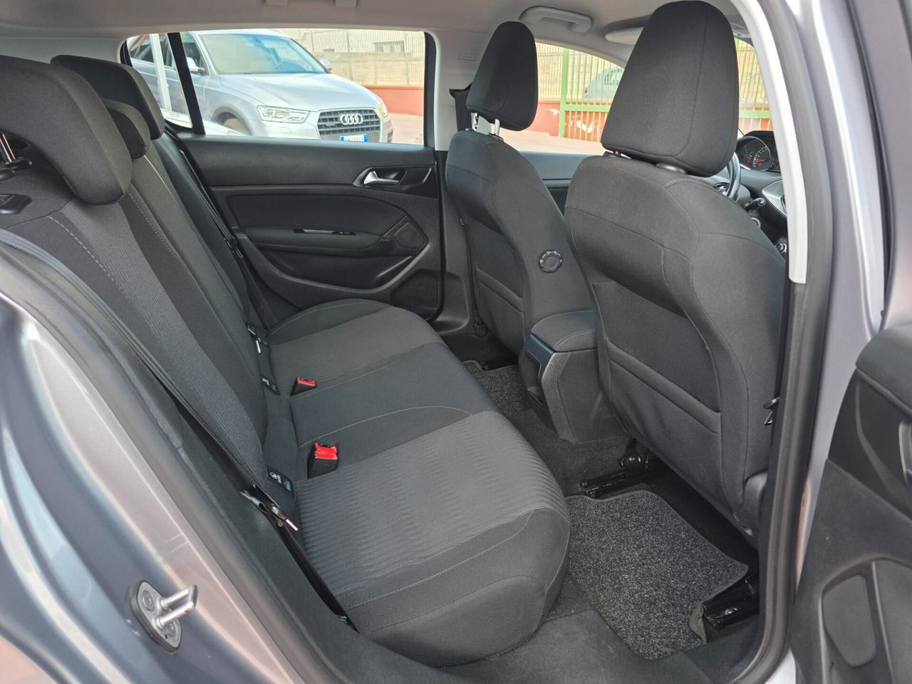 Peugeot 308 BlueHDi 120 S&S Active
